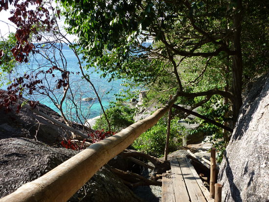 Abenteuerlicher Weg zum Strand...