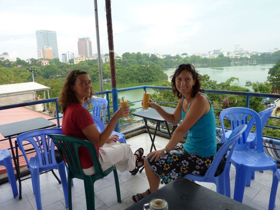Mango-Check mit Blick auf den Hoan Kiem See