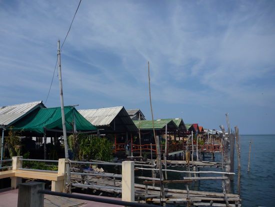 Stelzenhäuser in Ban Saladan