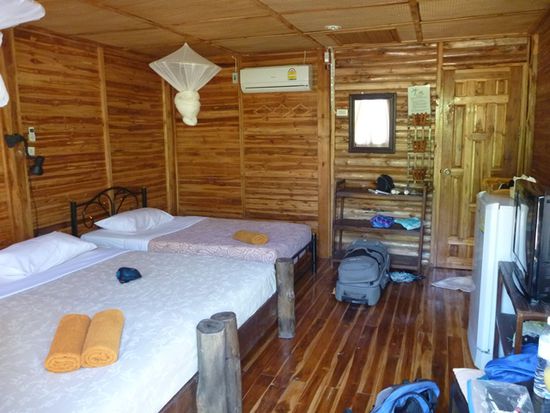 Mit Leselampe! Das einizige Mal in Thailand konnte ich ohne Stirnlampe lesen...