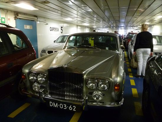 Der parkte genau hinter uns! (Emily wurde später draufgeschraubt)