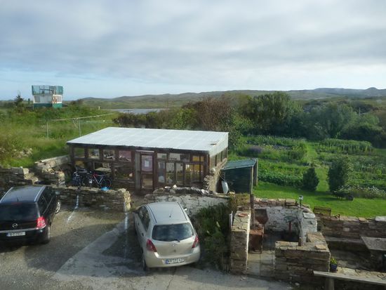 Blick aus meinem Zimmer. Links übrigens der Kutter.