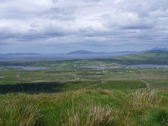 Aussicht auf Portmagee und Valentia Island vom Pass.