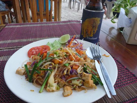 ... das beste Pad Thai des Urlaubs und eiskaltes Singha!
