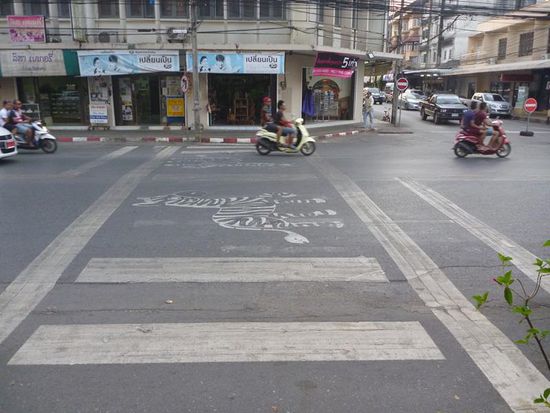 In Krabi Town gibt es echte Zebrastreifen.