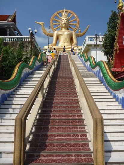 Der Buddha sah es gelassen.