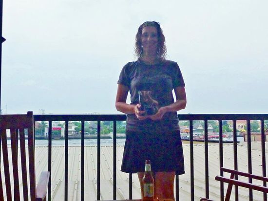 Und da ist er. "Sleepless in Bangkok". Mein spannender Liebesroman, der zum Teil sogar auf diesem Balkon spielen könnte.