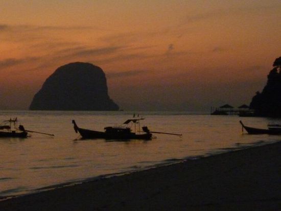 Morgens um 6 ist Ko Ngai noch in Ordnung. Später auch.