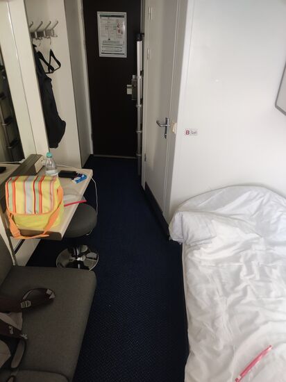 Letztes Jahr waren wir zu dritt in so einer Kabine ... ganz schön eng.