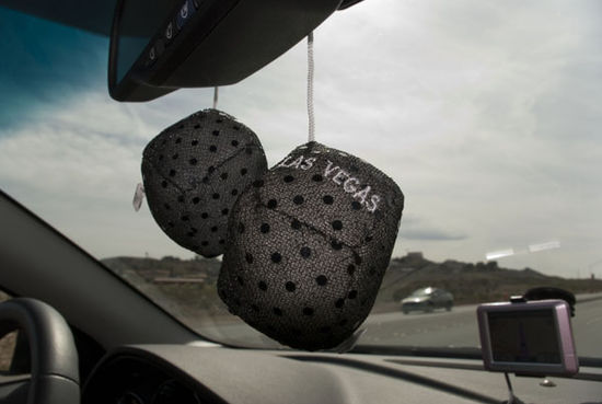 Wir haben jetzt auch schöne kitschige Würfel im Auto