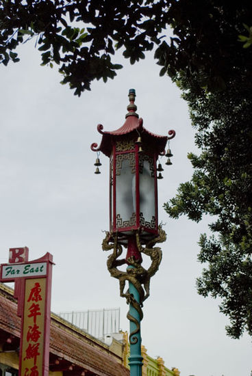 Hübsche Straßenlaternen in Chinatown