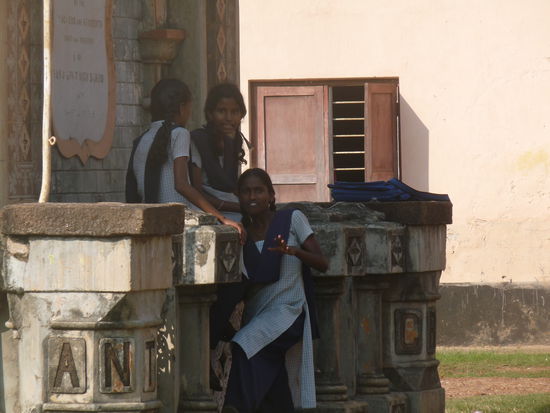 Schulmaedchen in Fort Cochin