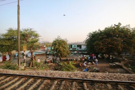 Die Slums am Schienenrand