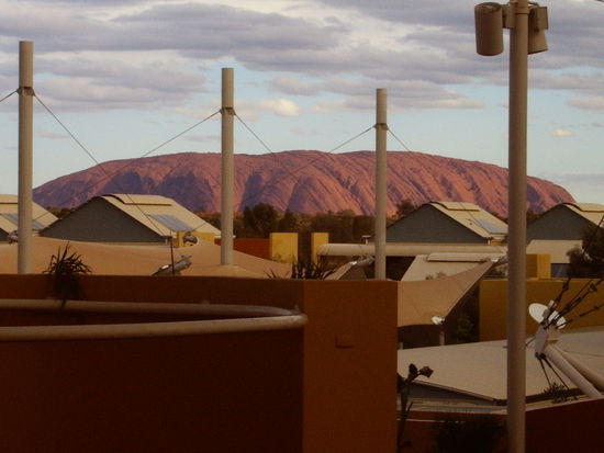 Uluru vom Resort aus gesehen
