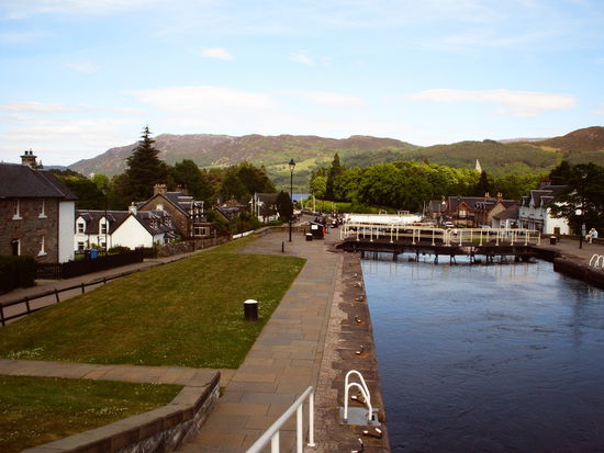 Nochmal die Schleuse mit Blick auf den Ort Fort Augustus