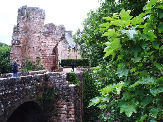 Teil der Ruine des Rosslyn Castle