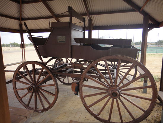 alte Kutsche vor dem Informationszentrum