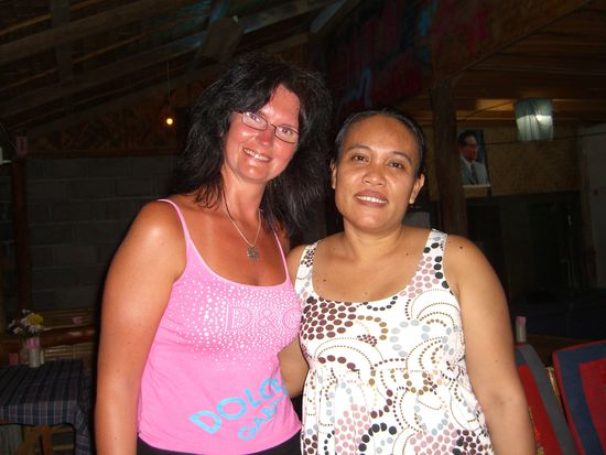 Juans Frau und Bekky am selben Abend