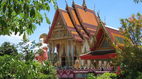 Tempel zwischen Thong Son Bay und Bo Phut
