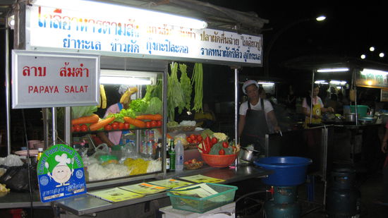 Nachtmarkt, fuer ca. 3,50 Euro sind wir beide richtig satt geworden.
