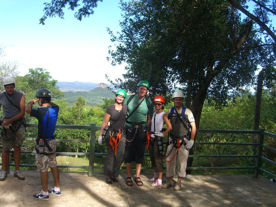 im Hintergrund der Jungle, den wir bezwingen müssen 