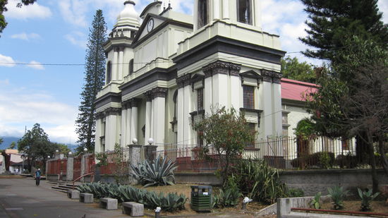 mit typischer Kirche