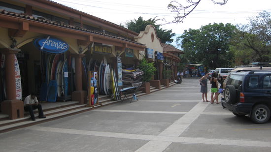 hier hat jeder Laden irgendwas mit surfen zu tun