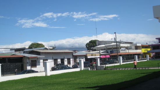 im Hintergrund der Volcan Rincon, wo wir vor 2 Tagen waren und der wohl immer hinter Wolken ist