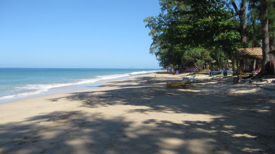 Noch ein einfacher und ruhiger Strand.