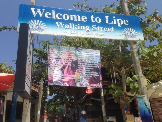 Eingang vom Strand zur Walking Street.