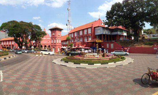 Das sind die beruehmten roten Haeuser. Das ist aber schon der Hoehepunkt der Tour.