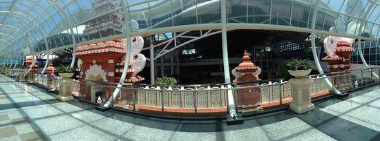 der Flughafen von aussen