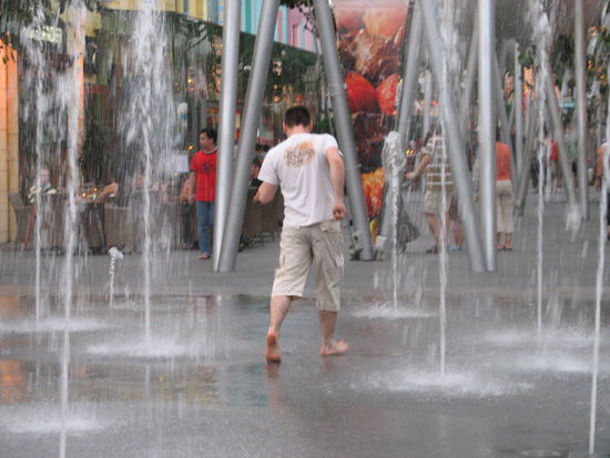 Andreas kann es nicht lassen, aber hier kennt uns ja keiner :-p