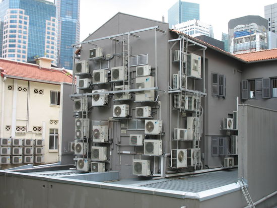 Mehr braucht man nicht schreiben bezueglich Klima in Singapur 
@ Michael Klein: da koenntes du lueften wie du wolltest, es wuerd nix bringen...he he 