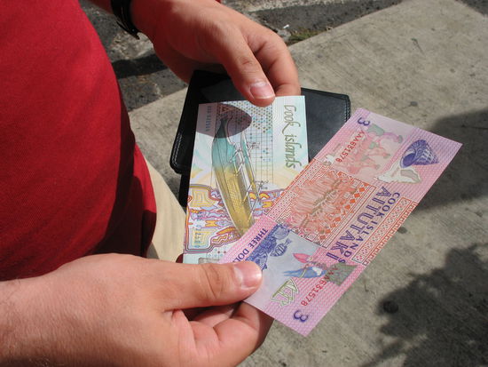 ...wenn man schon im land ist,wo man 3$ banknoten bekommt, die es sonst auf der ganzen welt nicht gibt, dann muss man zuschlagen...