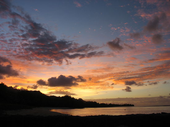...letzter sonnenaufgang fuer uns in der suedsee...selbst Andreas hab ich aus dem bett bekommen um halb 7 morgens .