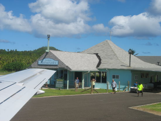 Aitutaki Flughafen...suess 