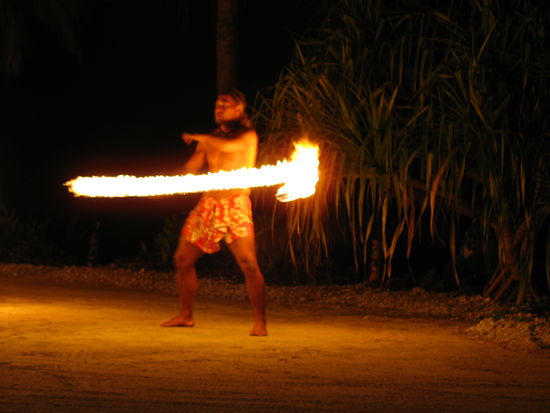 ...dafuer waren die maenner auch ganz toll und so mutig mit feuer 