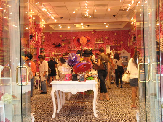 Ist das nicht ein echter amerikanischer laden...viel rosa und viel kitsch 