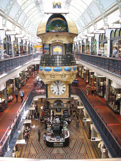 Queen Victoria Building. Ein super schoenes gebaeude! Ehemals ein gemuesemarkt und nun eine einkaufsmeile. Lecker fruehstuecken kann man hier auch. Haben wir getestet  Und Andreas Buschhut kommt von hier...