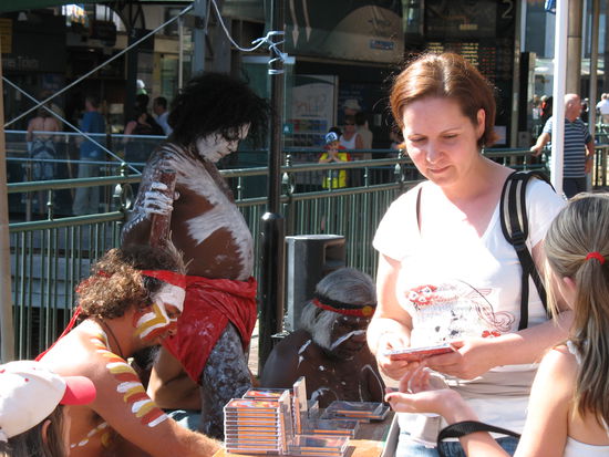 Coole Musik mit Signatur vom alten Stammeshaeuptling...hulahuckabadabuuu