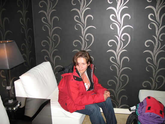 ...mich hat gott sei dank kein mensch angesprochen...ich war super gut gelaunt, so nachts, hunde muede und ohne schluessel...GRRRRRRRR