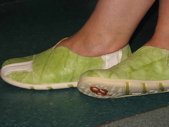 und das sind meine Kiwischuhe  das witzige ist, einer ist in groesse 37 und der andere in groesse 38, darum auch schoen guenstig 