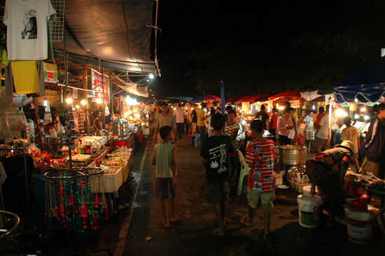 Chinesischer Markt - dort gibts unter anderem auch die Kaefer