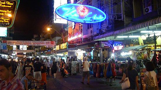 ... und danach auf die Khao Sun Road