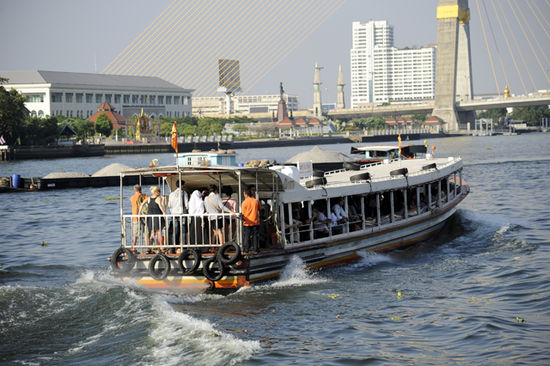 günstiges Verkehrsmittel in Bangkok - das Flusstaxi - ein Erlebnis!!!