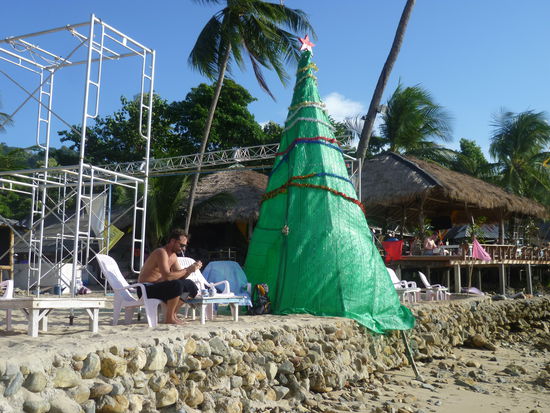 am Lonley Beach - Ko Chang, mit Weihnachtsbaum!!!!