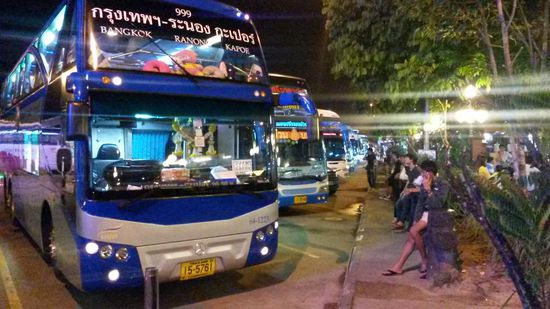 Nachts an der Raststätte -