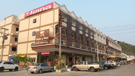 das erste Hotel, was leider voll war , "Keeree Boutique Hotel"- 600 Bath incl. Frühstück!! Gleich um die Ecke ist noch ein Guesthouse! Das "Sun Hotel" befindet sich ca. 300m weiter