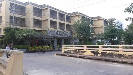 unser Hotel - "Sun Hotel" 950Bath incl. Frühstück, die zu sehenden vorderen Zimmer mit Balkon sind teurer!